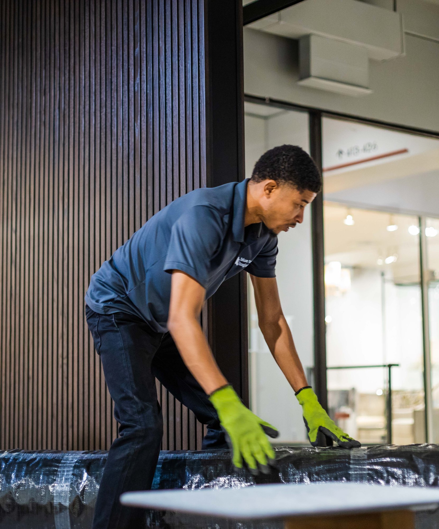 030822_Blue_Truck_Showroom_Lifestyle-7487 (2)